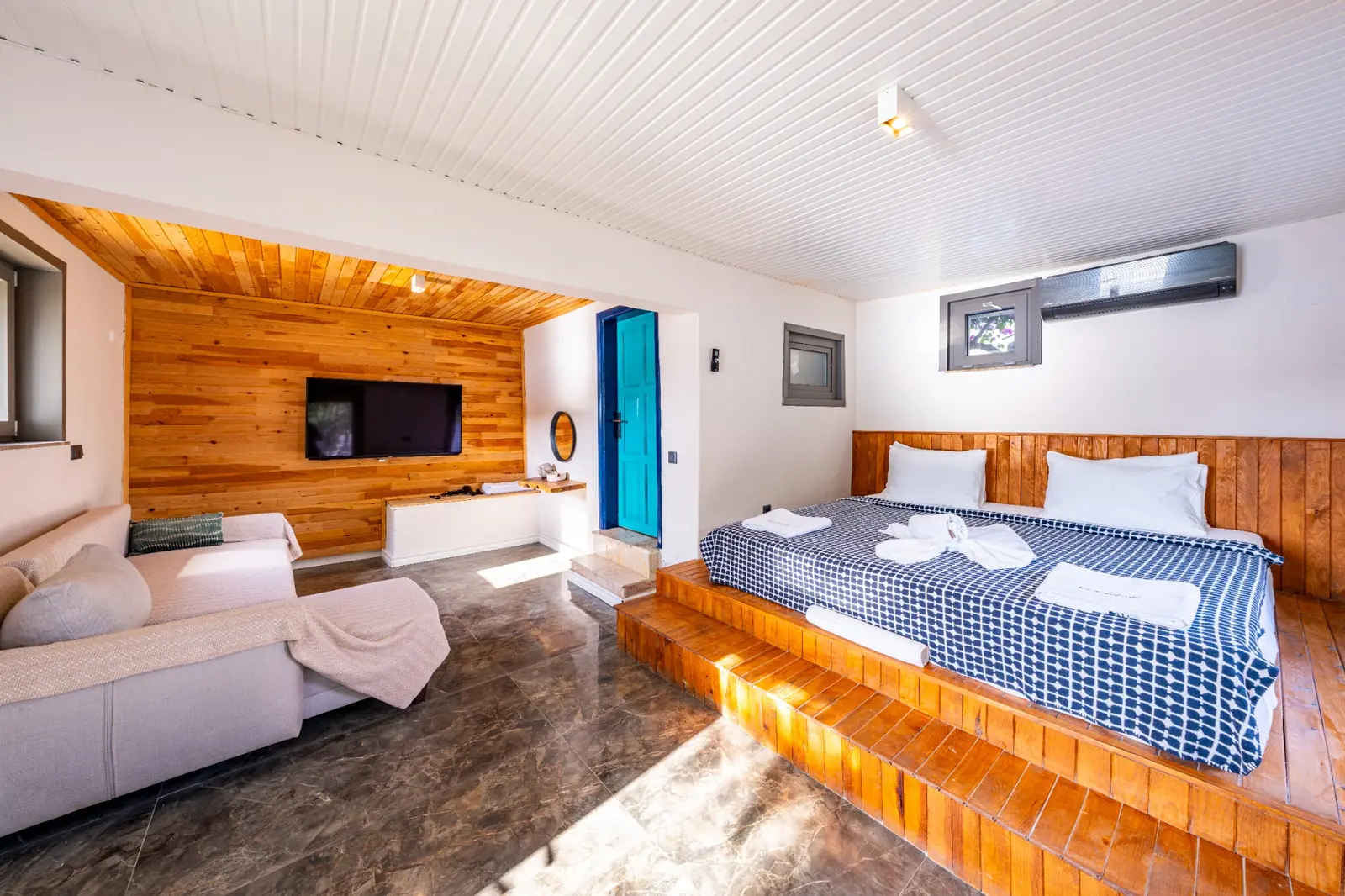 Premium Accommodation - Luxury Experience